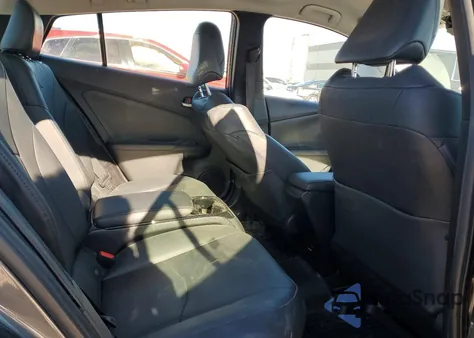 2018 Toyota Prius Prime z USA, uszkodzony, nr VIN JTDKARFP9J3098623